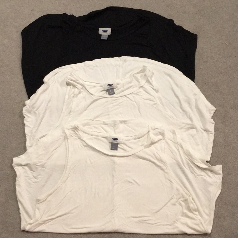 Lot of L Old Navy tanks and sleeveless tops